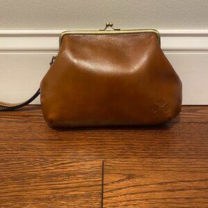 Patricia Nash Tan Cluch